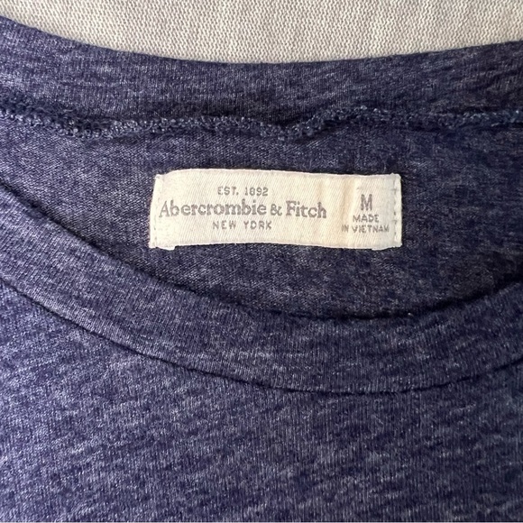 Abercrombie & Fitch Blue Short Sleeve Tee - Picture 2 of 3